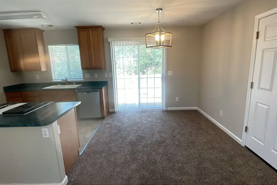 2120 Country Club Dr unit 2120 - View 5