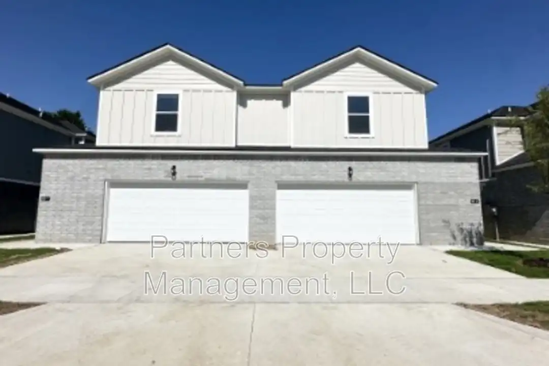 821 S Benchmark Ln unit 2 – photo 1