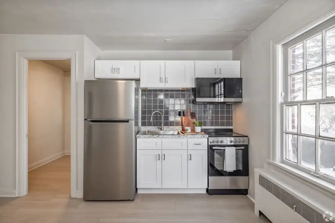 1312 Cleveland Ave NW unit Unit 16 – photo 1 of 5