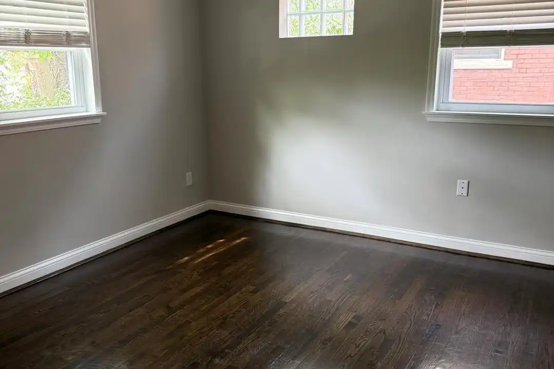 Apartment in Cincinnati, Bond Hill - View 4