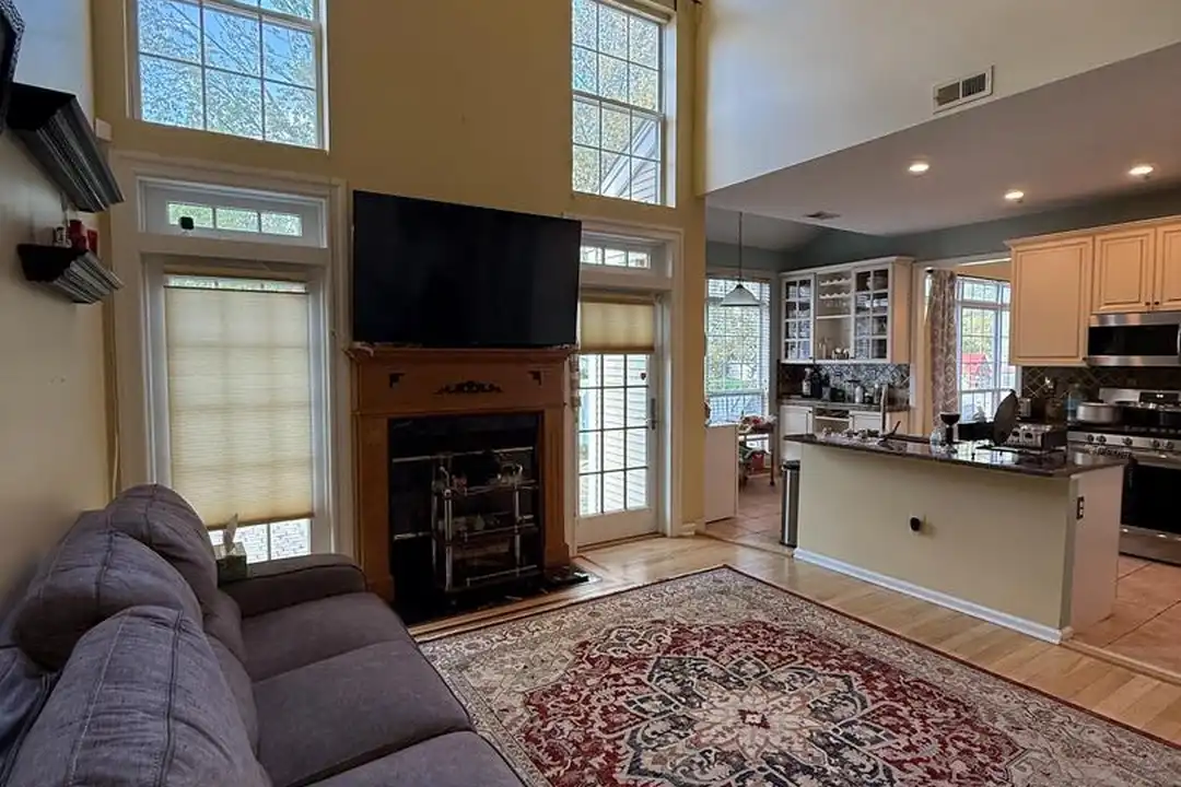 32 Marion Dr - View 4