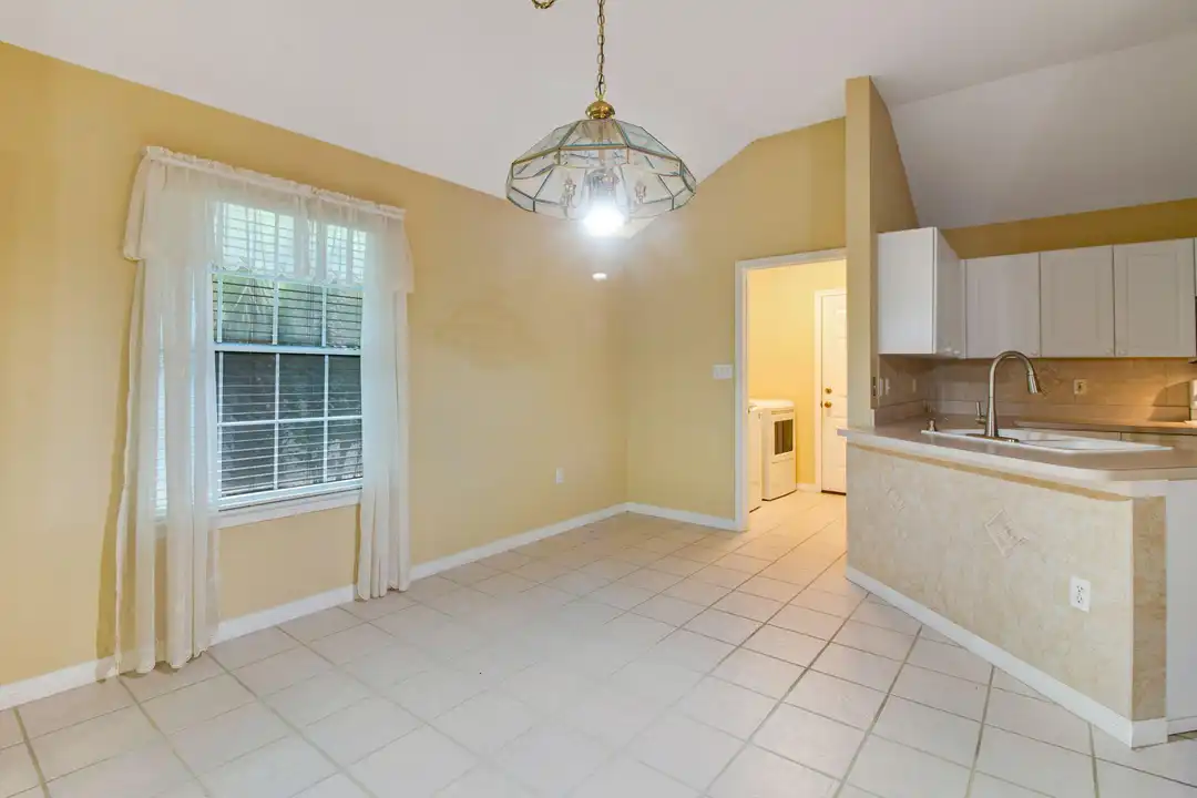 366 Bay Tree Dr - More