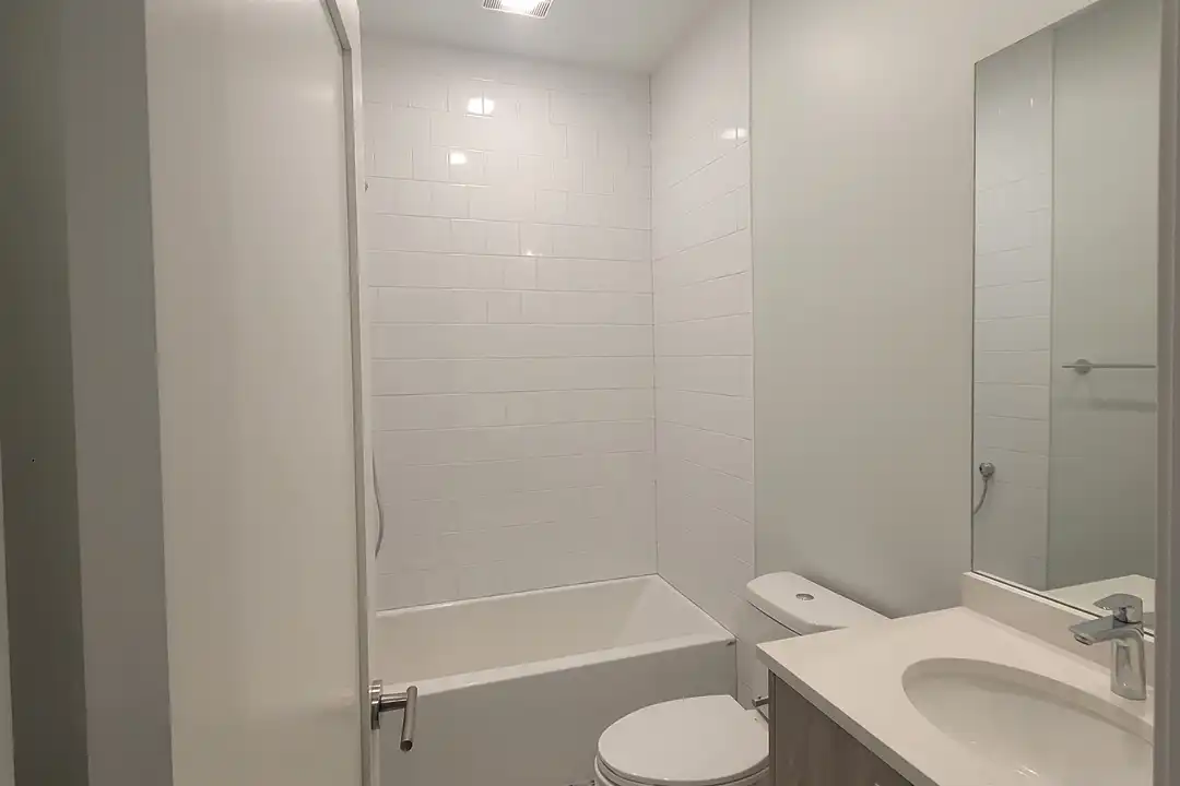 6312 S Rhodes Ave unit GA - View 3