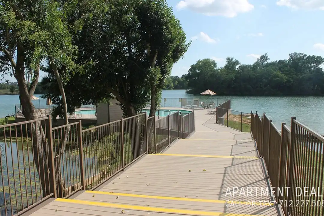 9994 Windmill Lakes Blvd unit # 817 – pohled 5