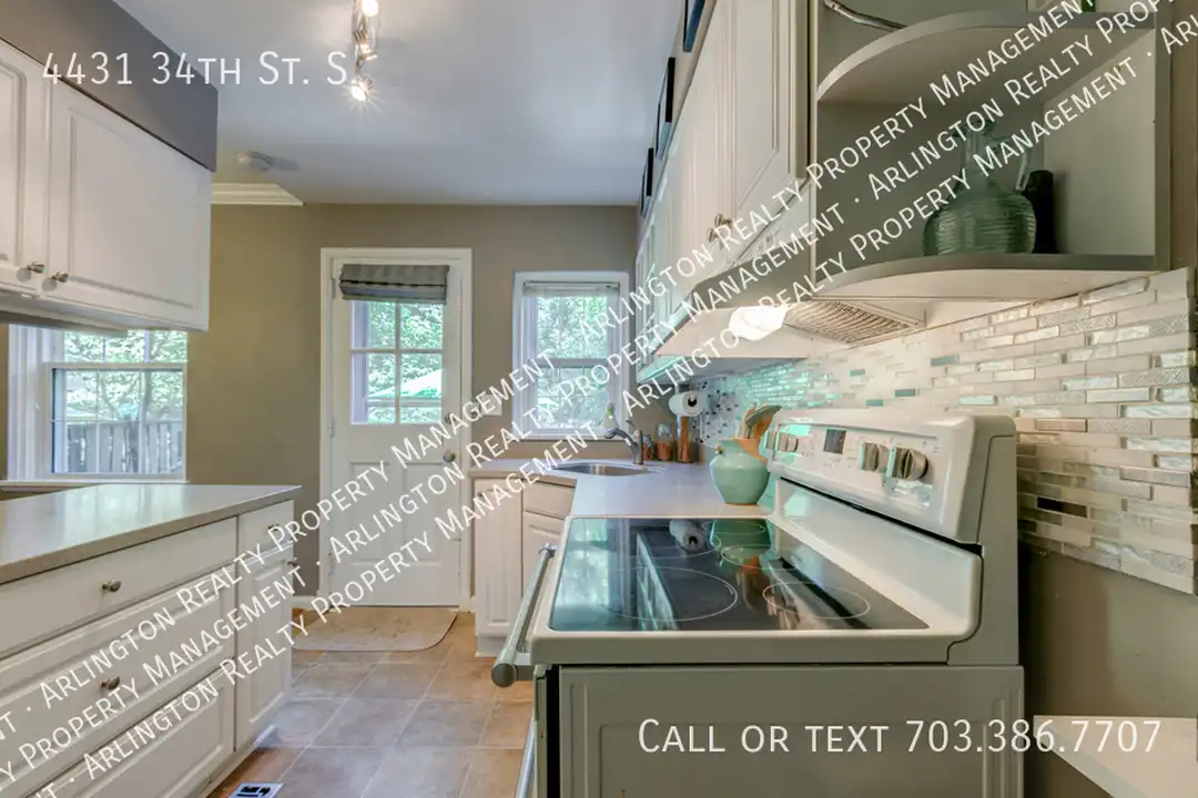 4431 34th St S - View 4