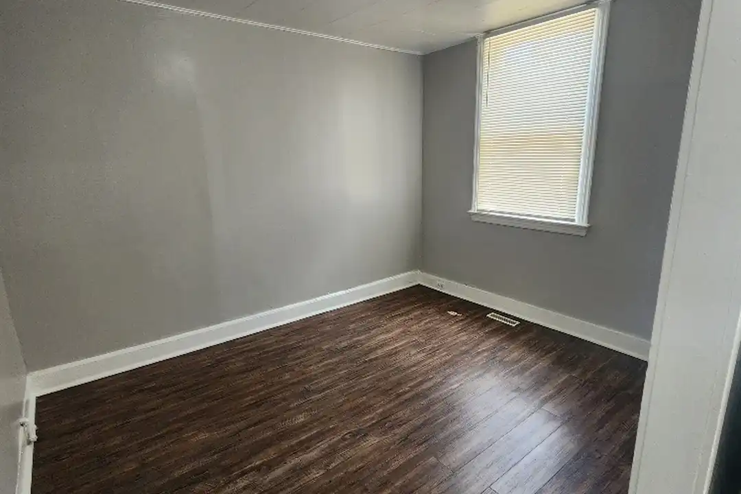 3020 Searsdale Ave - View 5