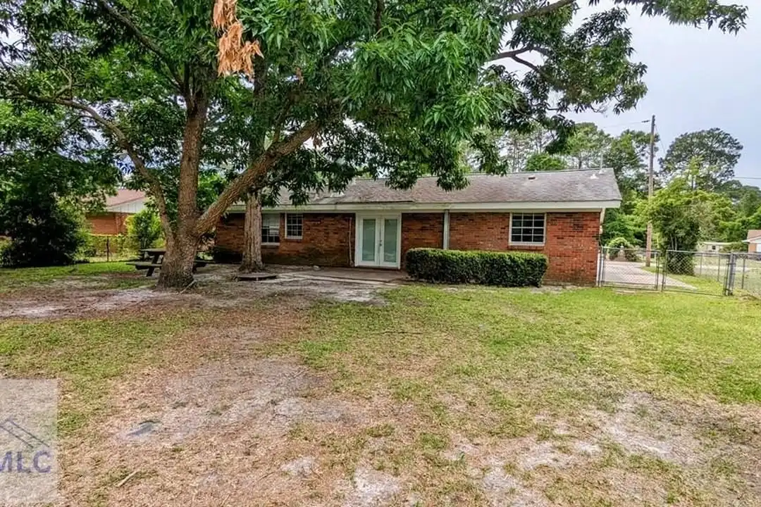 613 Franklin St - View 2