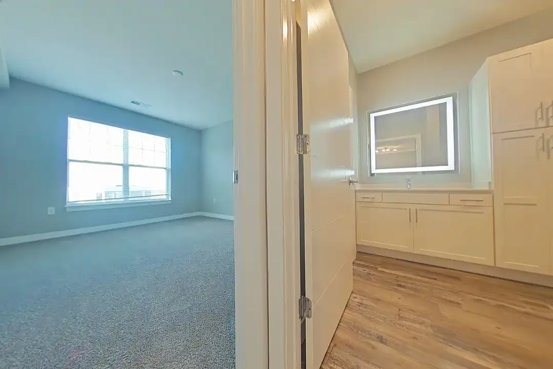 Allure Apartments – photo 1