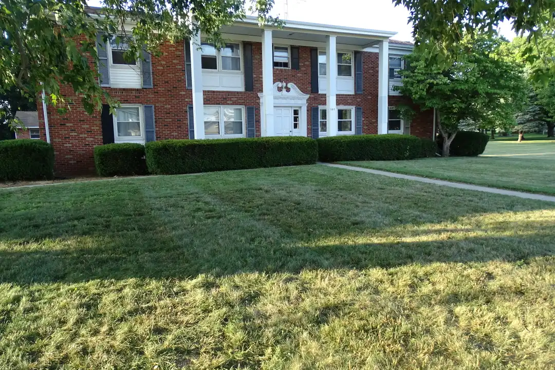 307 E Coomer St unit 8 – photo 1 of 12