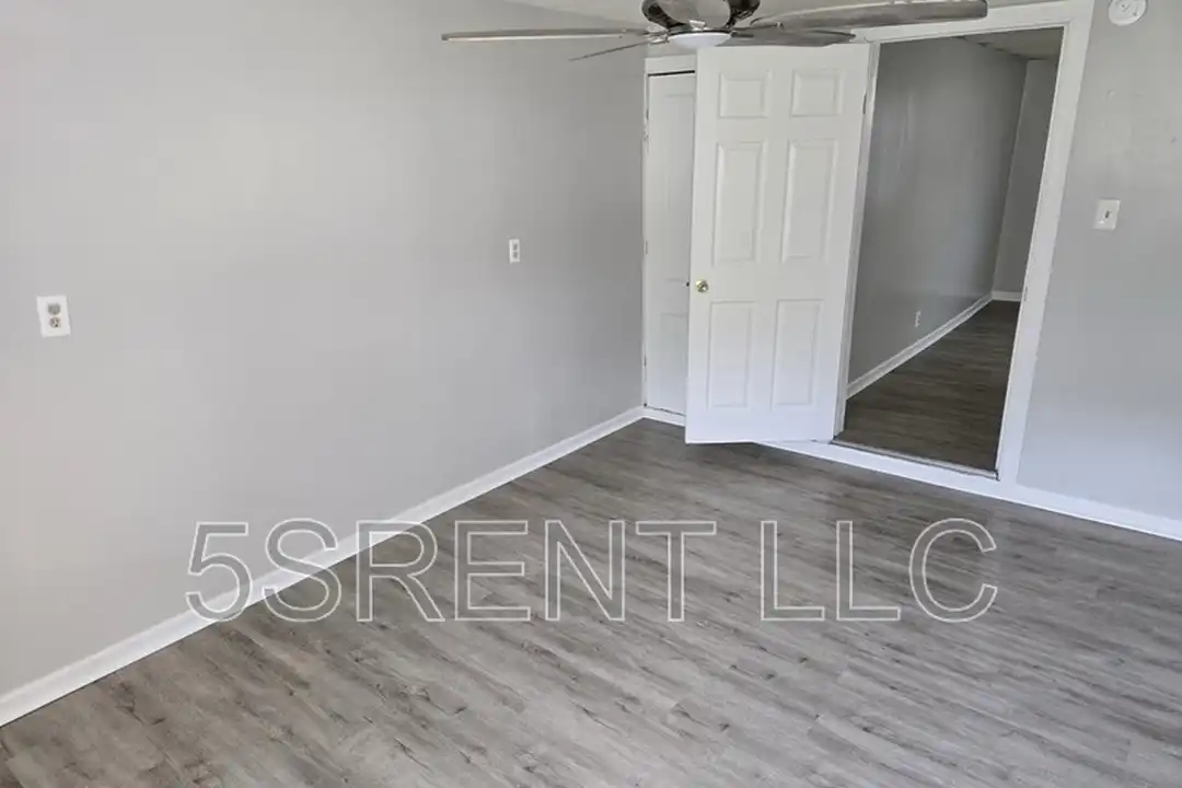236 S Mary Ellen St unit A – photo 1 of 17