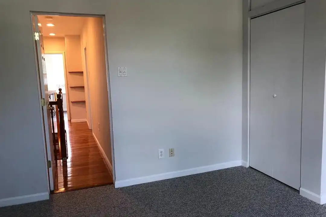 327 Point St - View 6