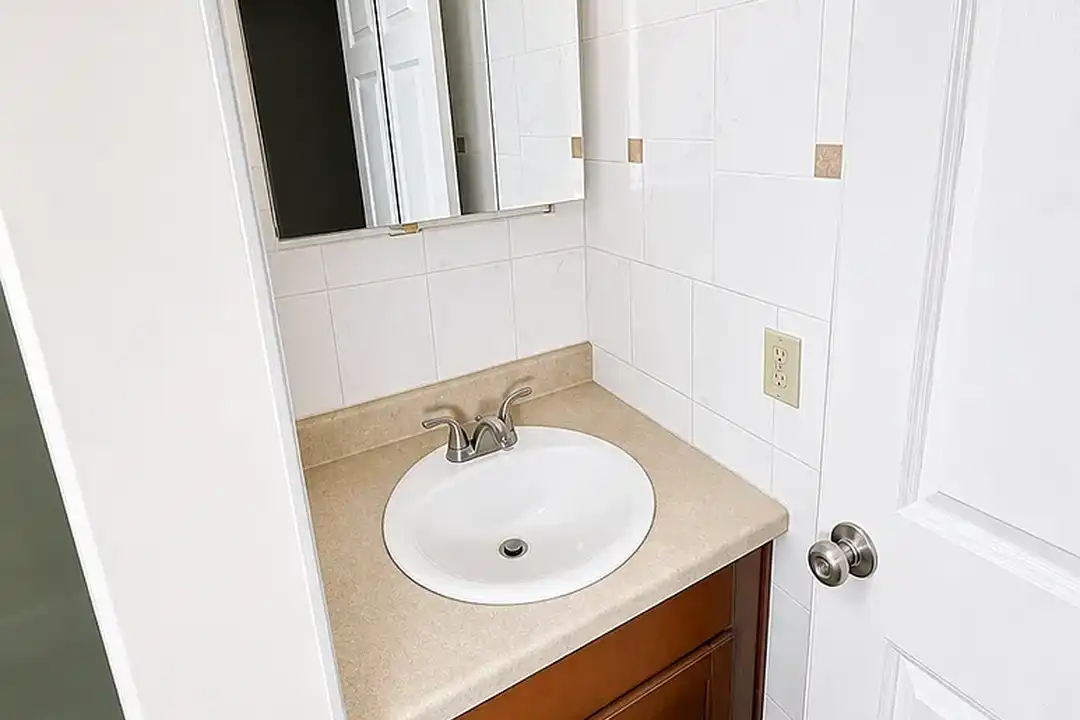 Colonial Arms Apartments – photo 1 of 27
