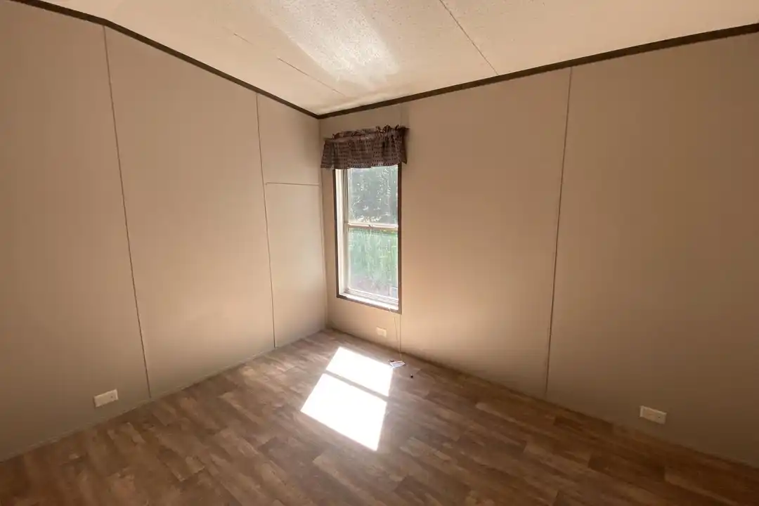 House in Seneca - View 5