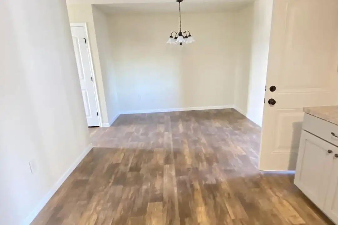 20 Skip Ln - View 3