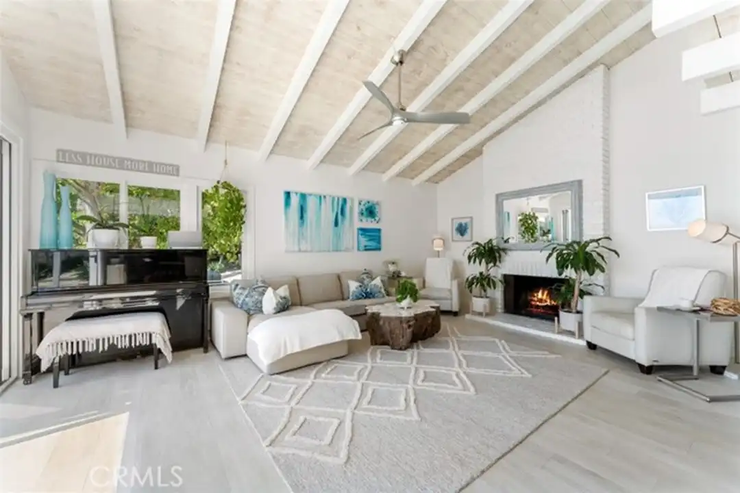 499 Nyes Pl - View 3