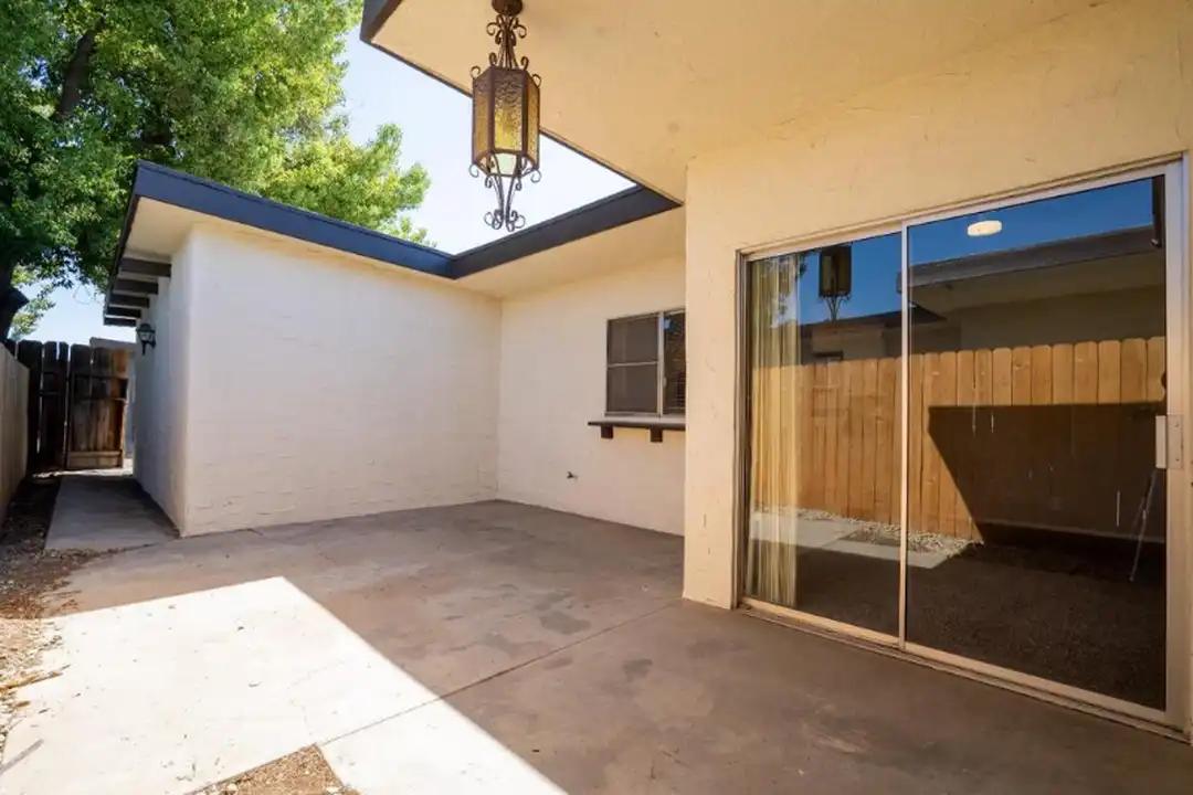 2243 Helm Ave unit 102 - View 2