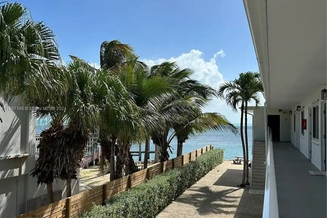 1215 97th St - View 4