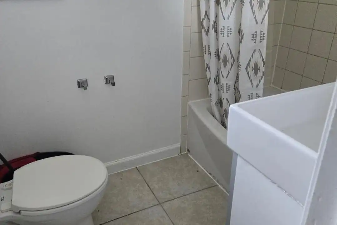 Apartment in Oxon Hill - View 6