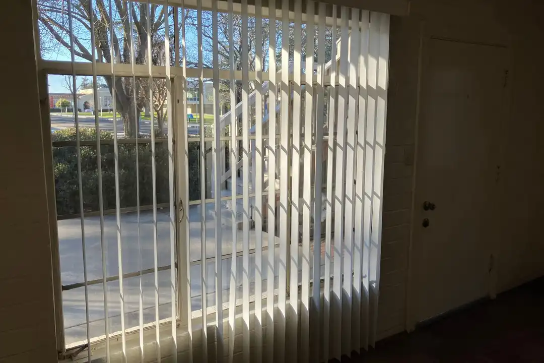 508 College Ave unit 1 - View 3