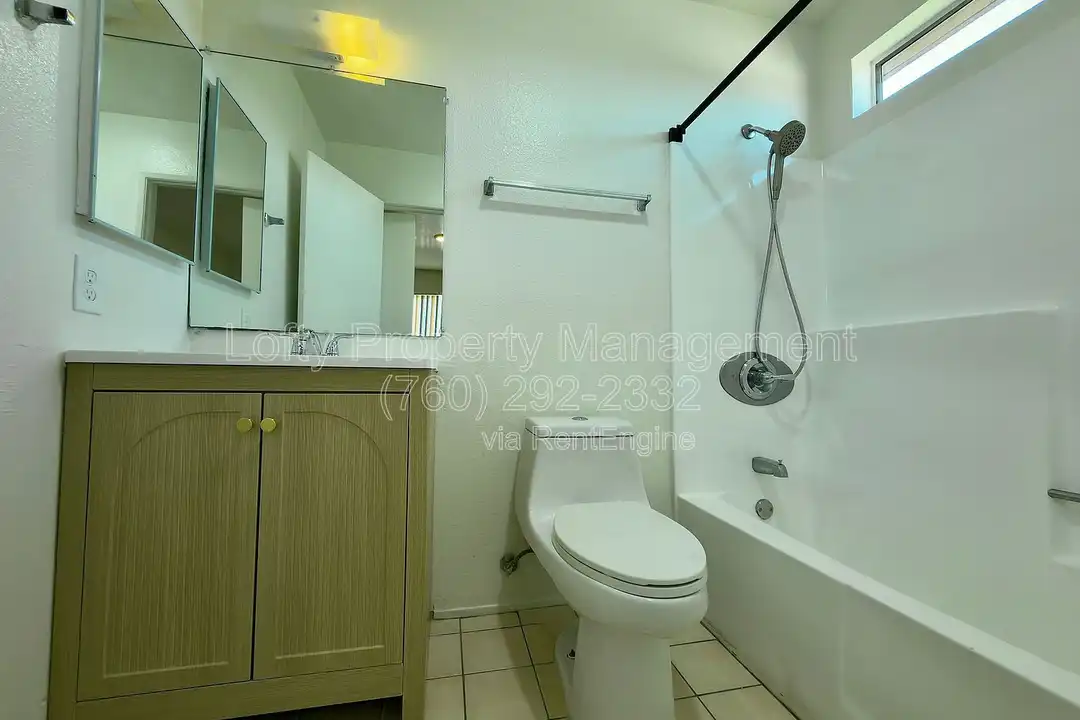 5260 Rex Ave unit 5 - View 5