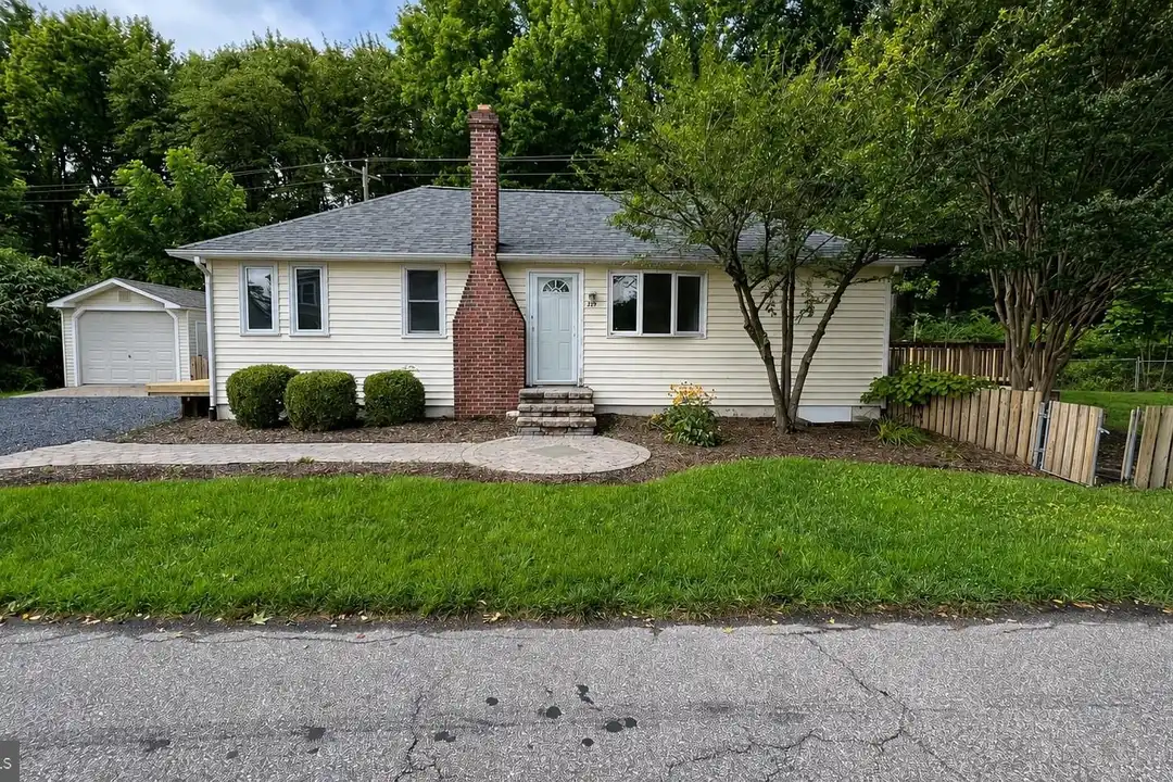 229 Maryland Ave – photo 1 of 33