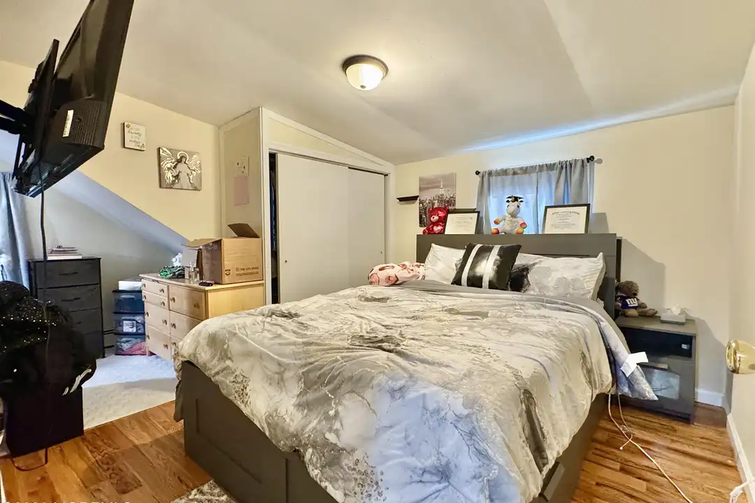 196 Milton Ave unit Apt 2 - More