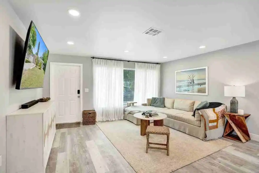 1587 NE 30th St unit 1503921P - View 4
