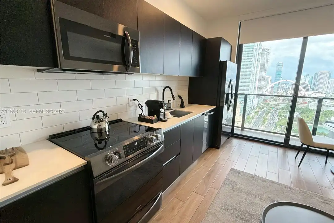 98 NE 5th St unit 2307 – pohled 6