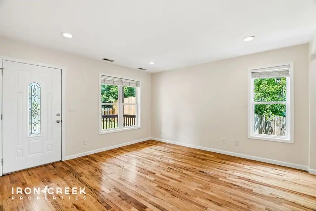 House in Asheville - View 4