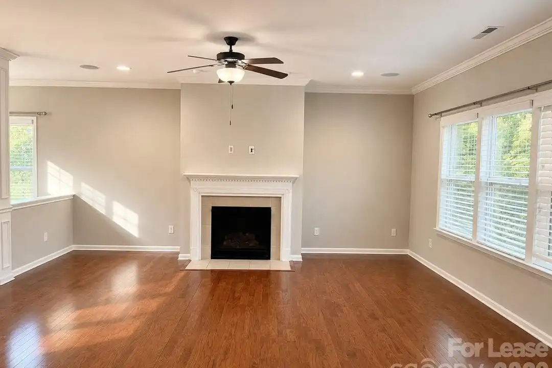 2025 Fuschia Ct - View 4