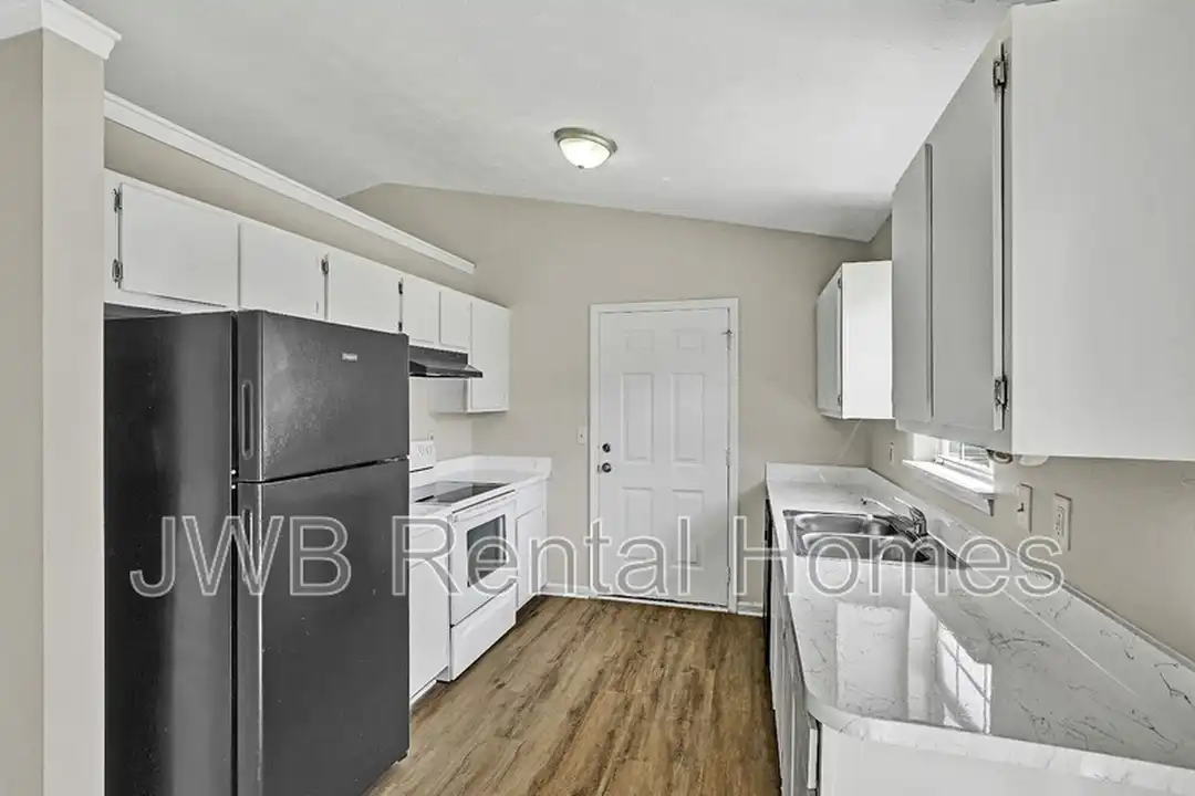 4018 Alfred Mill Ave – pohled 4