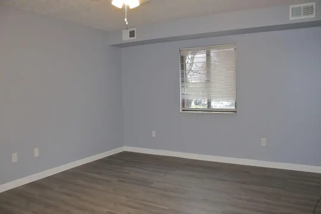 Garfield Manor – photo 1 of 39