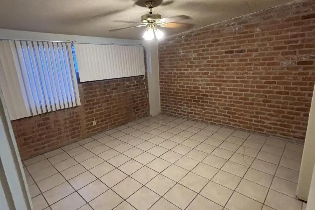 405 E Delano St #2 - View 5