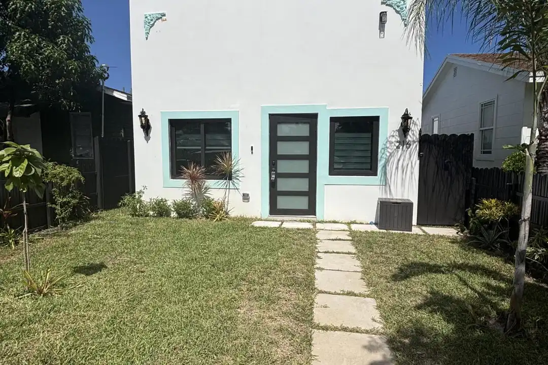 216 S C St – photo 1 of 8