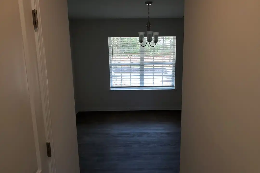 508 Elmwood Pond Ct - View 2