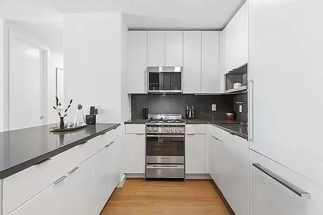 Apartment in New York, Midtown, Manhattan - View 3