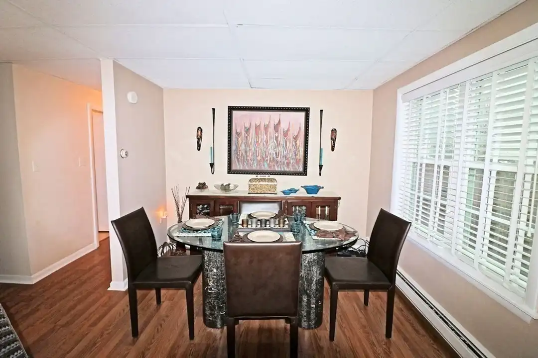 1040 Shirley St unit 1 - View 3
