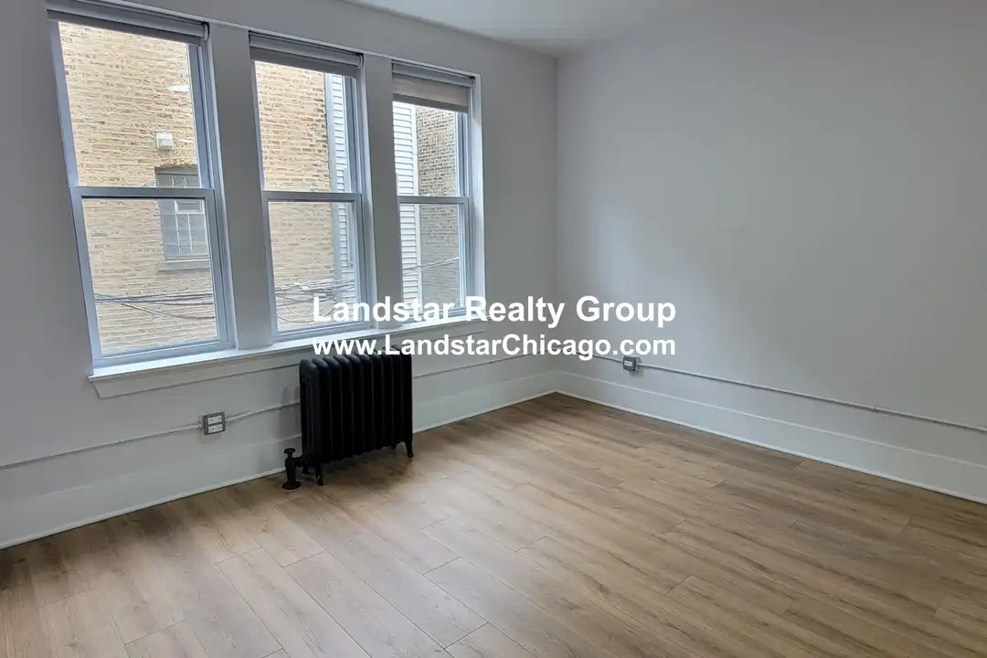 1349 W Estes Ave unit L4 - View 5