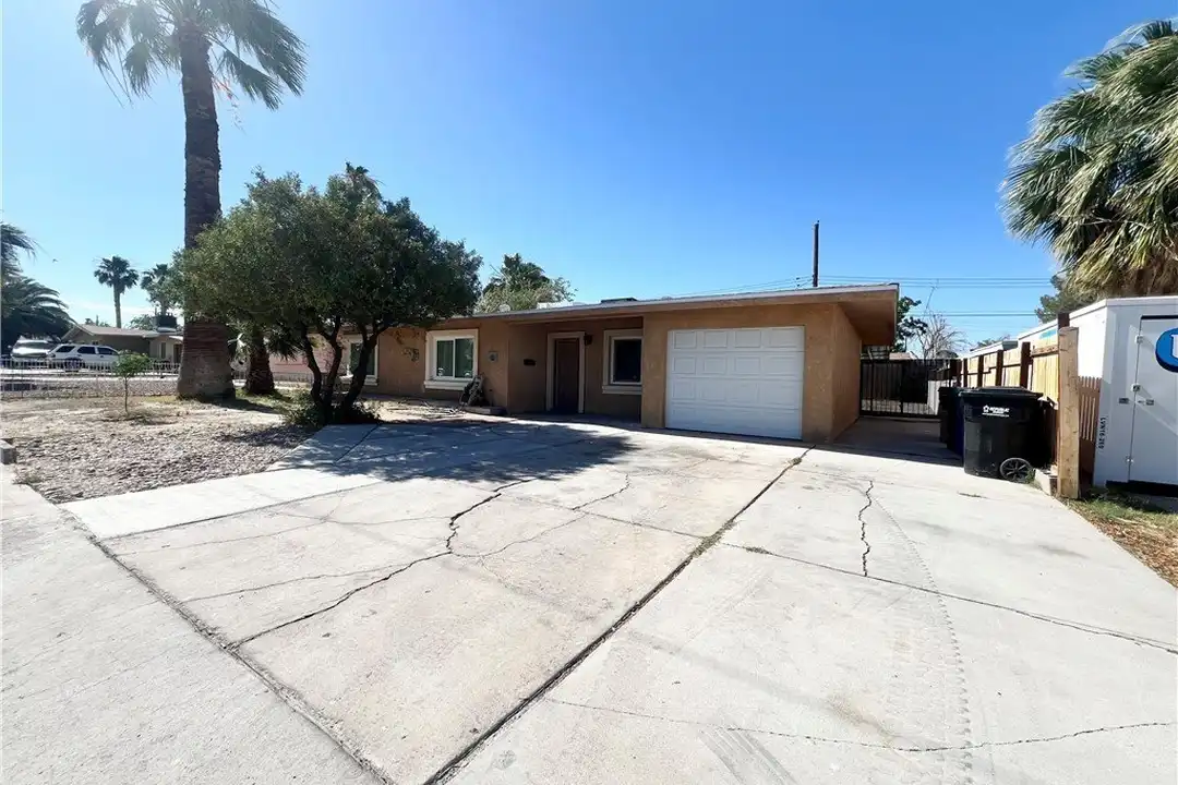 2017 Bracken Ave - View 3