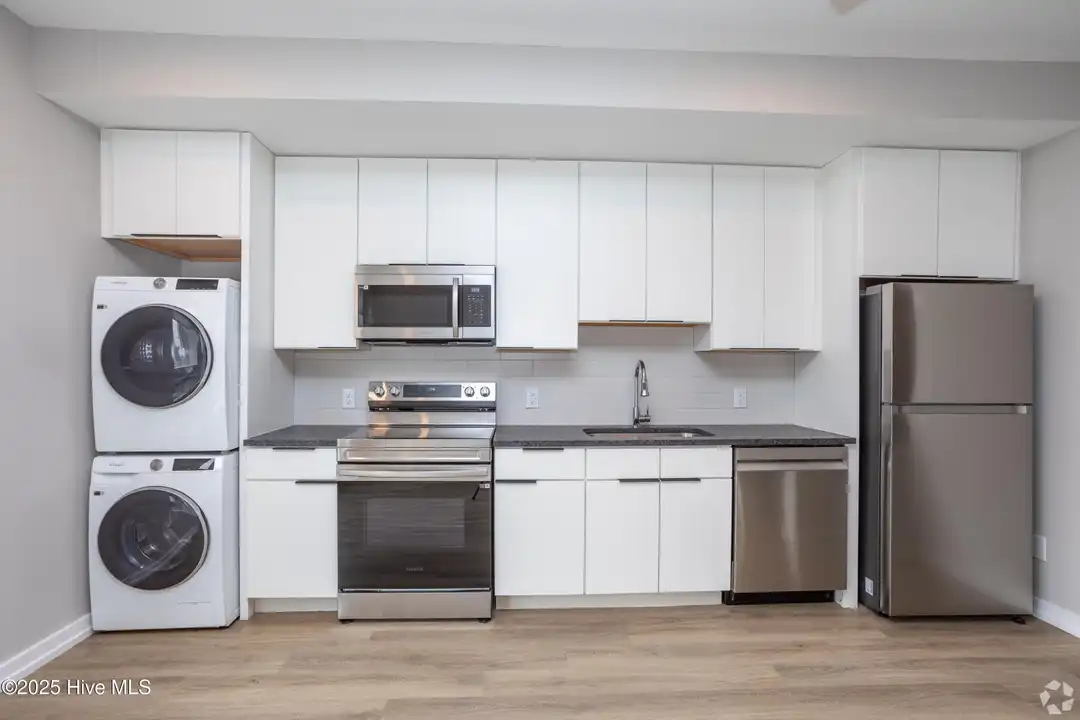 607 S 11th St #101 - View 3
