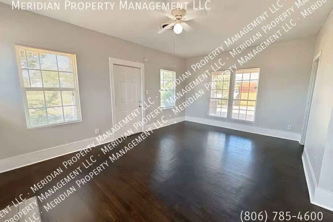 1923 15th St - More