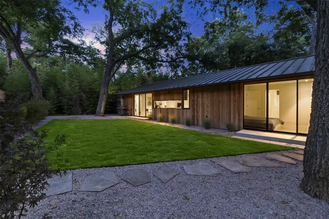8571 Eustis Ave - View 5