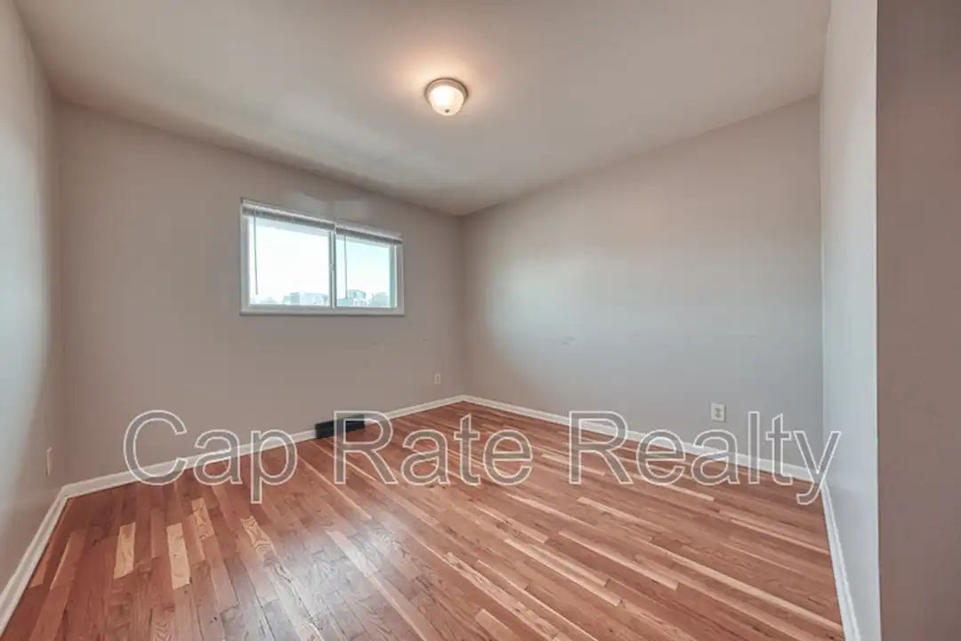 26 S Hampton Rd unit D - View 5