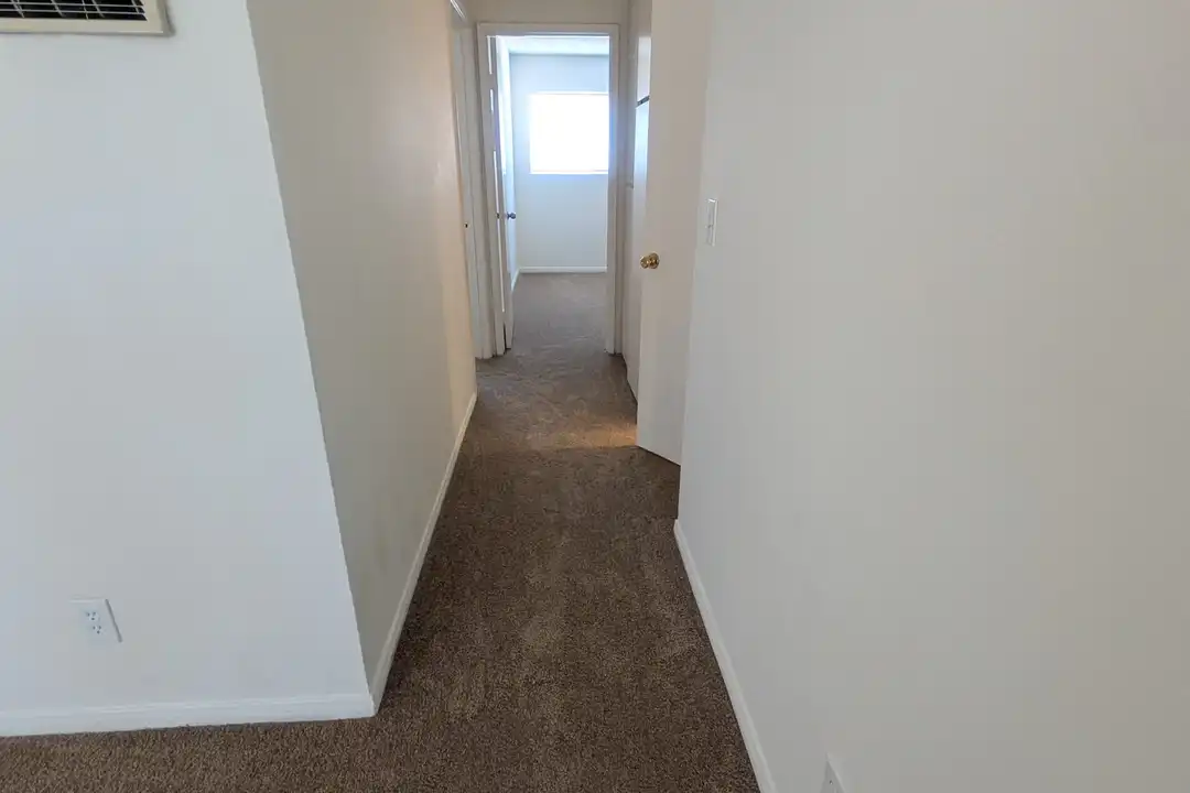 1054 S Magnolia Ave unit 8 - View 5