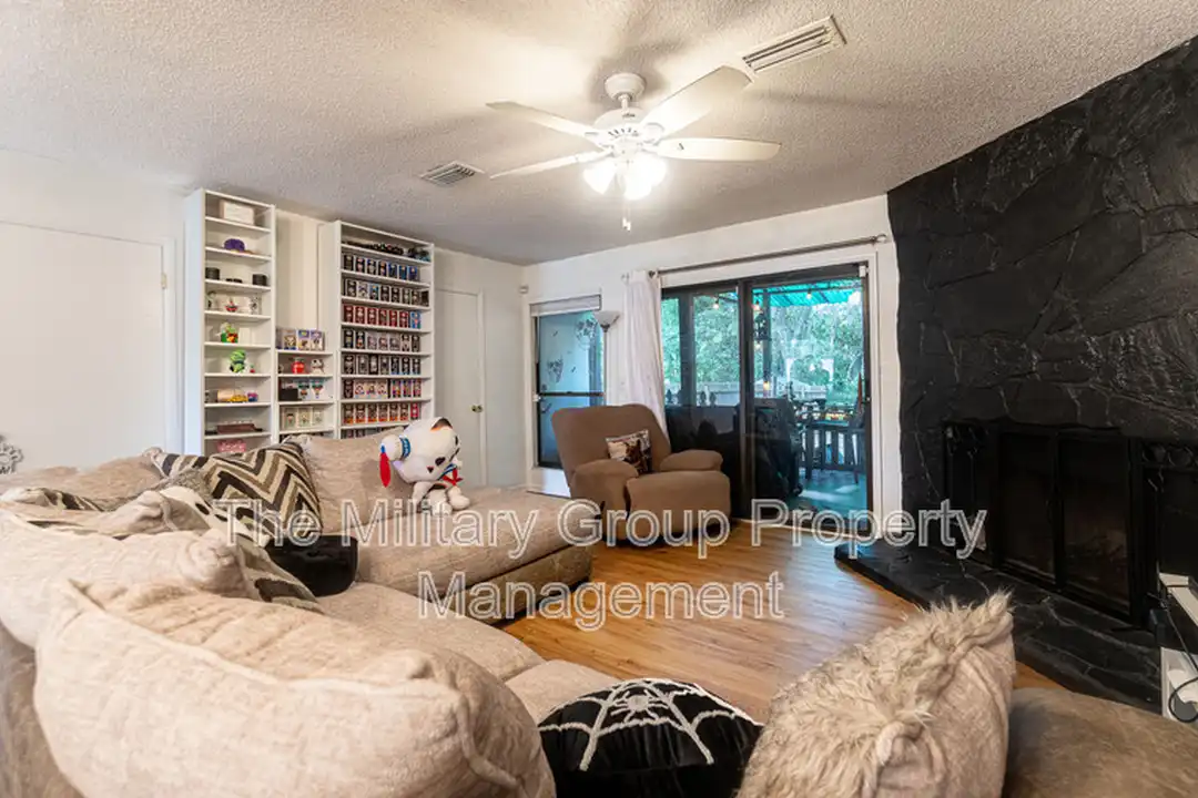 4814 Kingsmeadow Ln - View 4