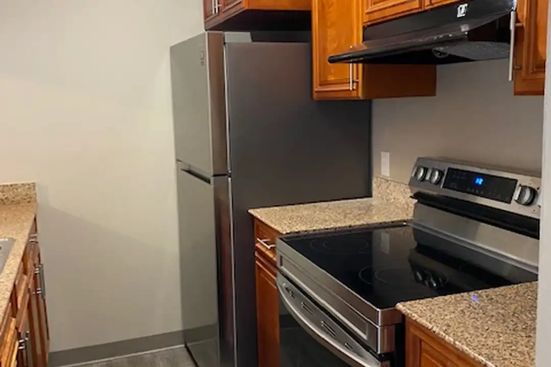 152 Gluck St – photo 1