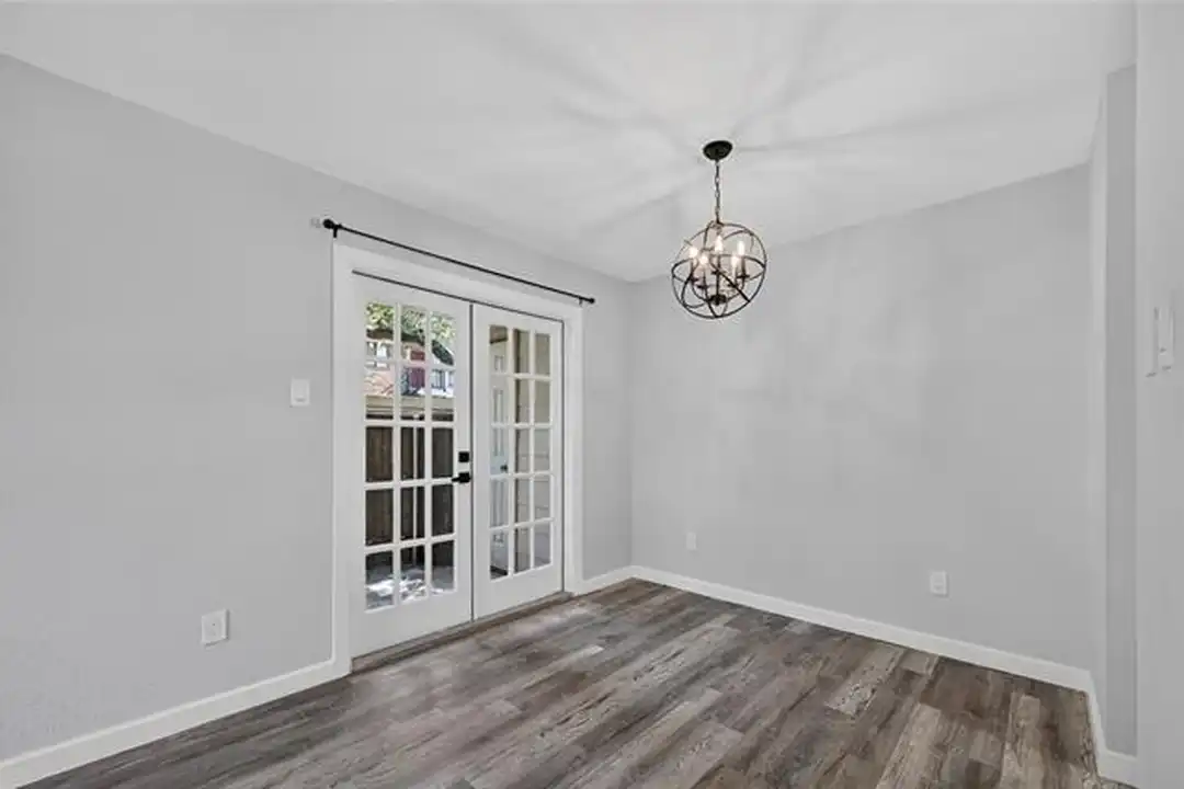 Apartment in Dallas - More