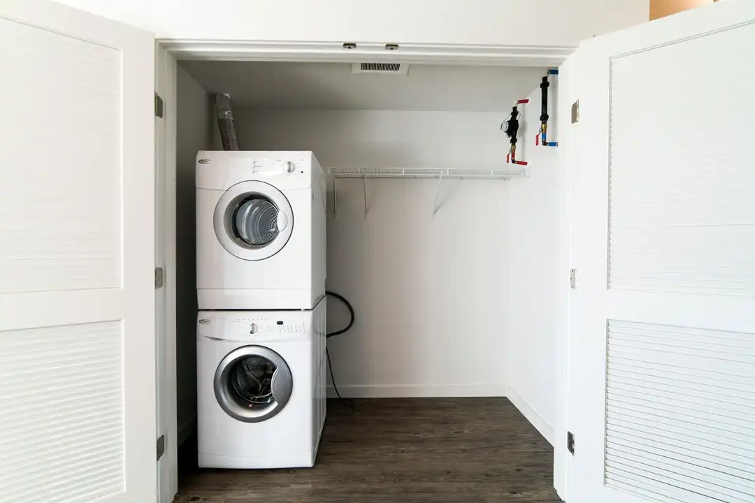 123 4th Ave W unit 701 - More