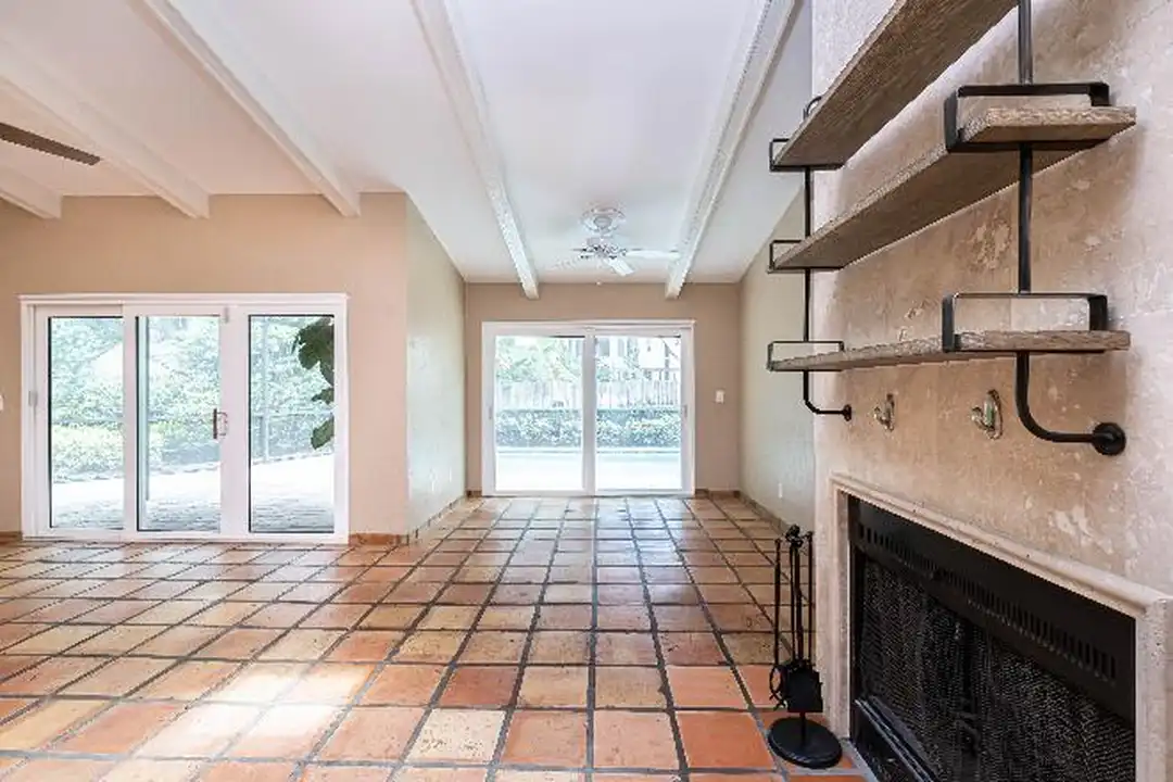 4711 W San Miguel St – pohled 5
