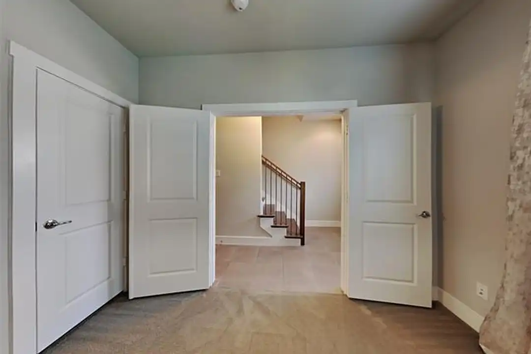 1318 Palm Springs Ln - View 6